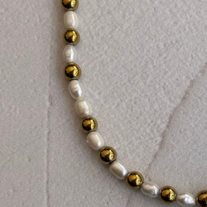 Colar | Pérolas com Hematitas & Pingente Nossa Sra. de Lourdes