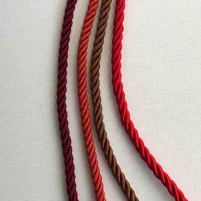 Cordão de Seda | Pingente de Coração