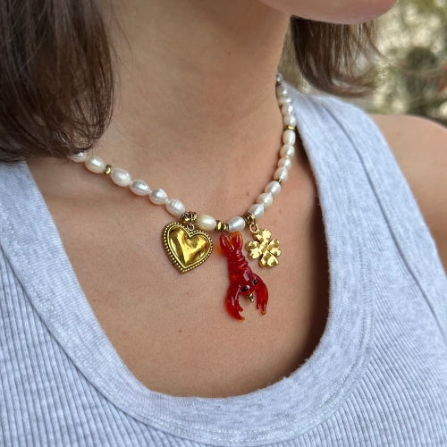 Colar | Pérolas, Hematitas & Pingentes Lagosta, Trevo e Coração